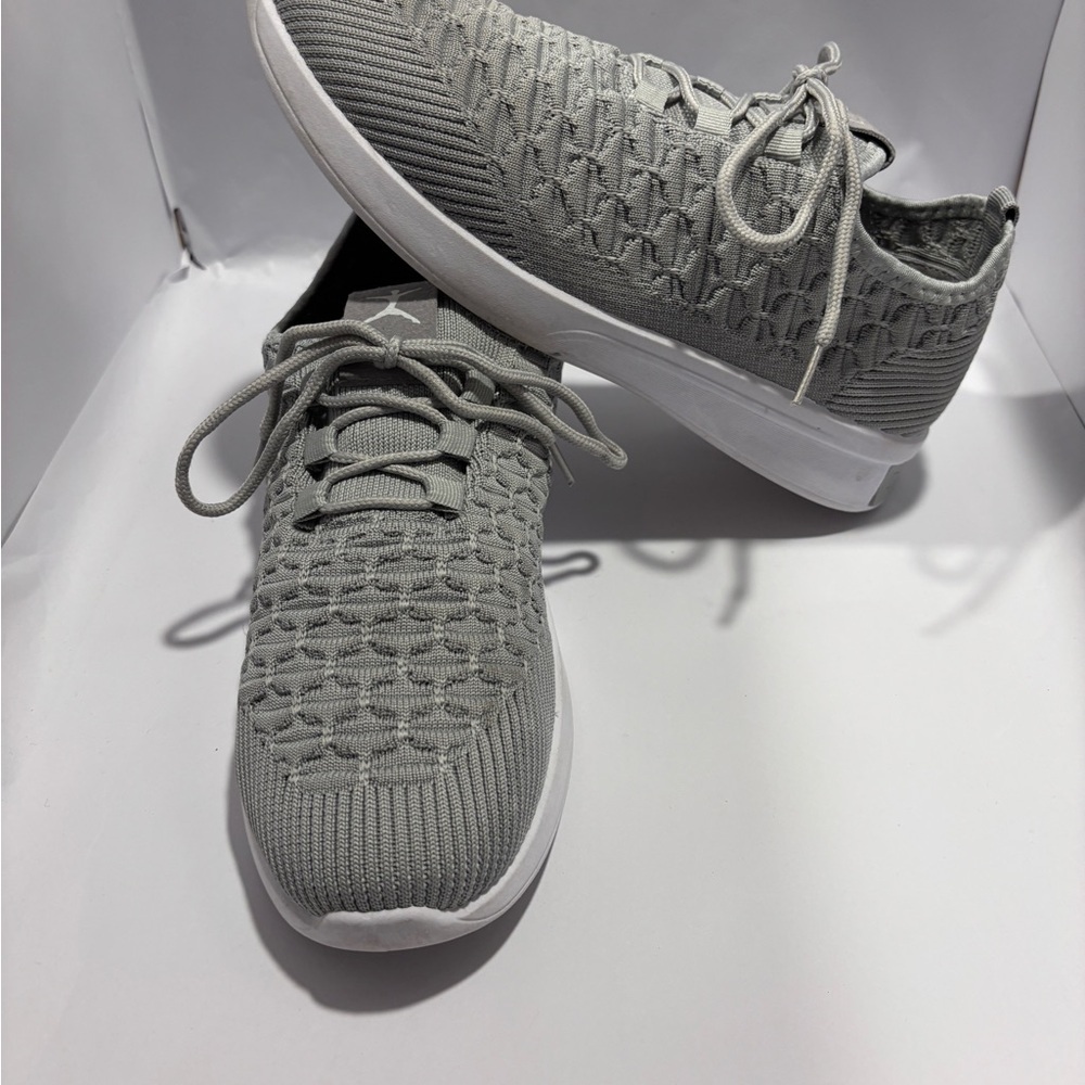 Danskin Gray Knit Sneaker Women’s Size 10 Lightweight Comfort Walking Athleisure - Picture 2 of 6